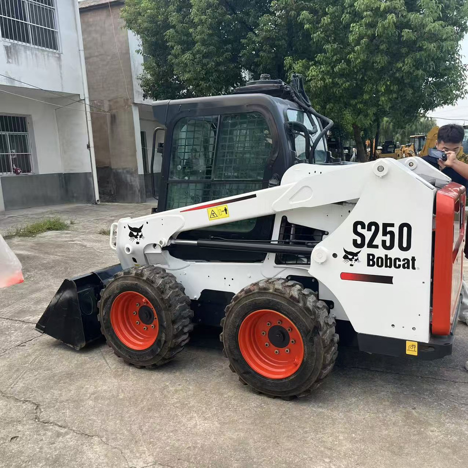 BOBCAT Skid Steer Loader S250 New Condition Hours True - Kompaktlaadur: pilt 4 BOBCAT Skid Steer Loader S250 New Condition Hours True - Kompaktlaadur: pilt 4