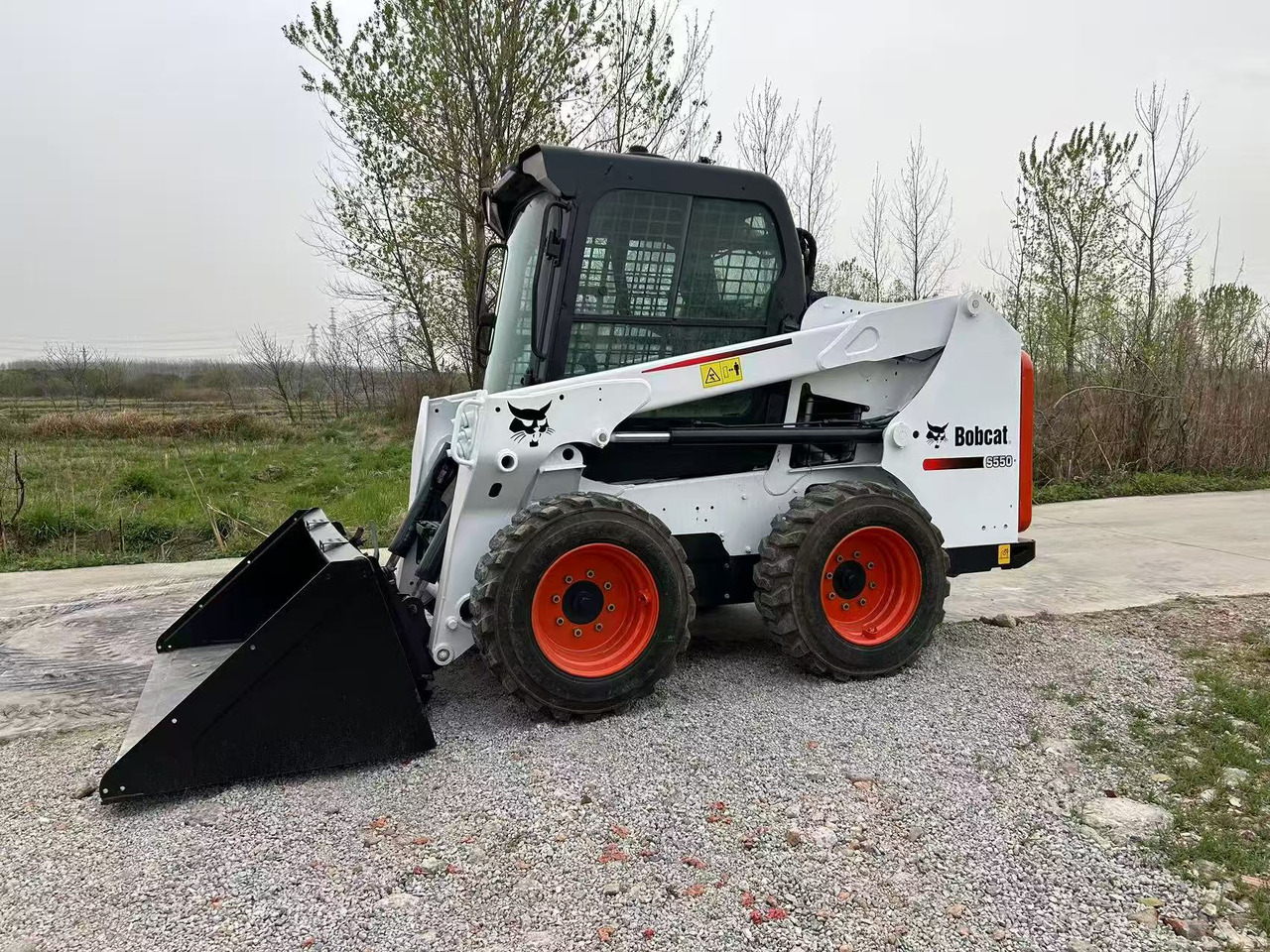 BOBCAT Skid Steer Loader S550 - Kompaktlaadur: pilt 5 BOBCAT Skid Steer Loader S550 - Kompaktlaadur: pilt 5