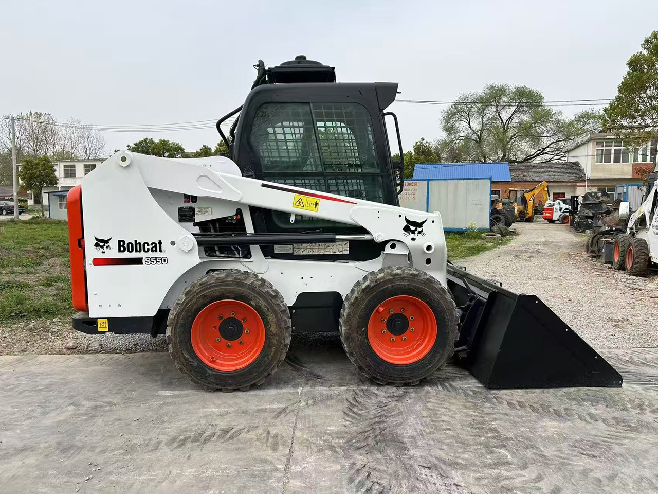 BOBCAT Skid Steer Loader S550 - Kompaktlaadur: pilt 4 BOBCAT Skid Steer Loader S550 - Kompaktlaadur: pilt 4