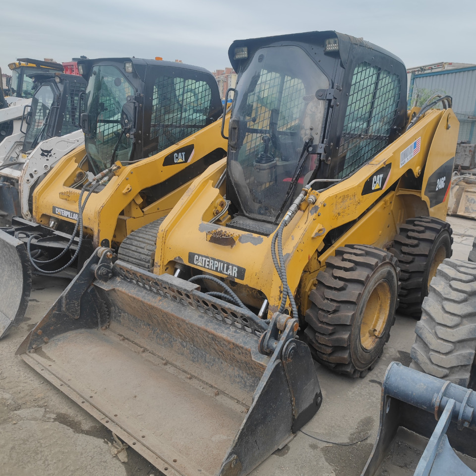 CAT 246C Skid Steer Loader - Kompaktlaadur: pilt 1 CAT 246C Skid Steer Loader - Kompaktlaadur: pilt 1