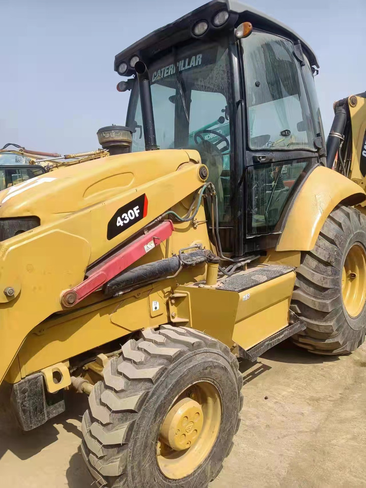 CATERPILLAR 430F - Ekskavaator-laadur: pilt 1 CATERPILLAR 430F - Ekskavaator-laadur: pilt 1