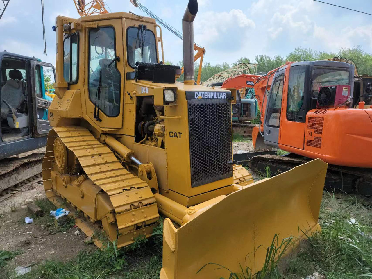 CATERPILLAR D4H - Buldooser: pilt 4 CATERPILLAR D4H - Buldooser: pilt 4