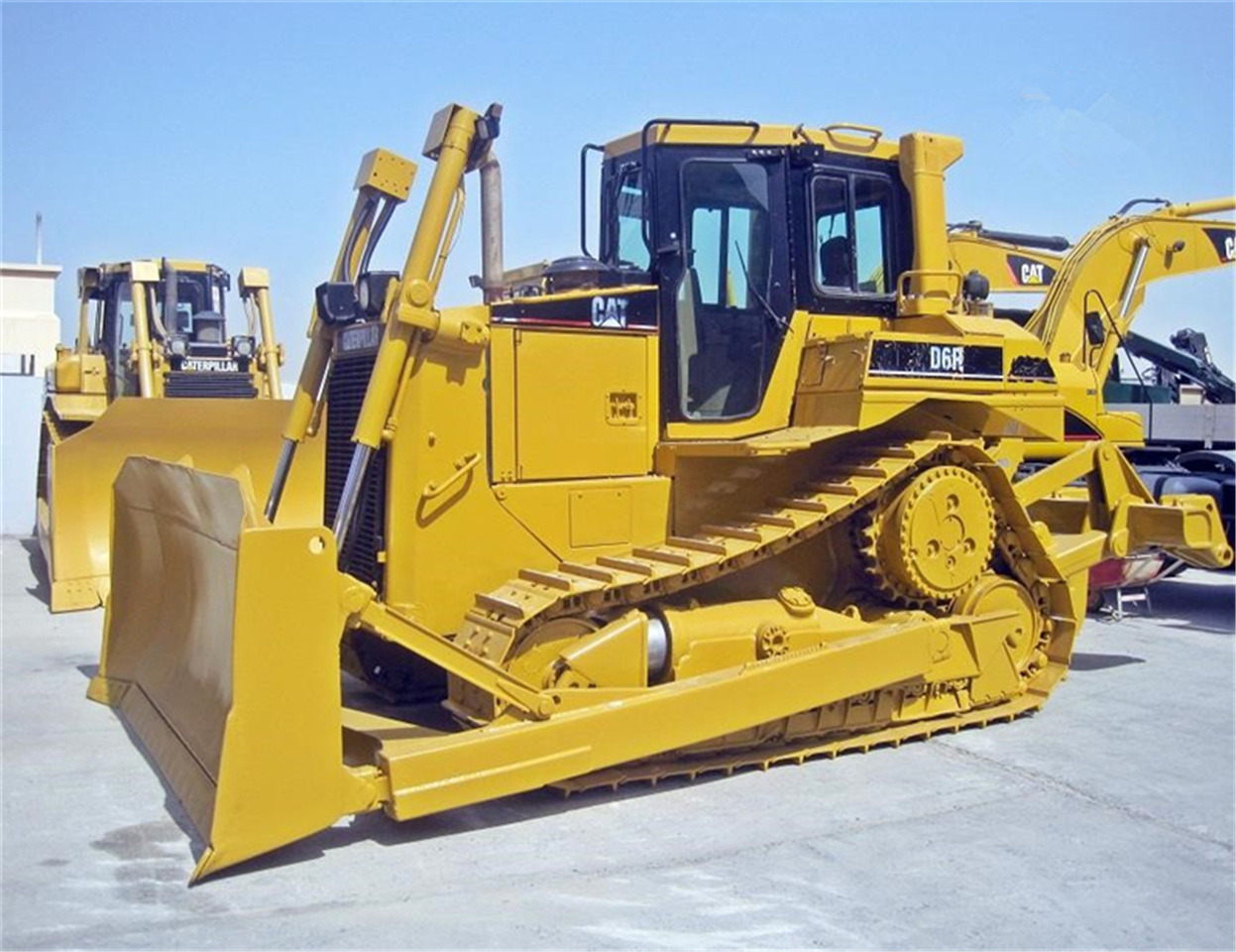CATERPILLAR D6R - Buldooser: pilt 1 CATERPILLAR D6R - Buldooser: pilt 1