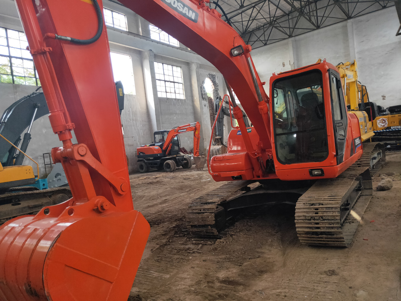 DOOSAN DH150LC-7 - Lintekskavaator: pilt 5 DOOSAN DH150LC-7 - Lintekskavaator: pilt 5