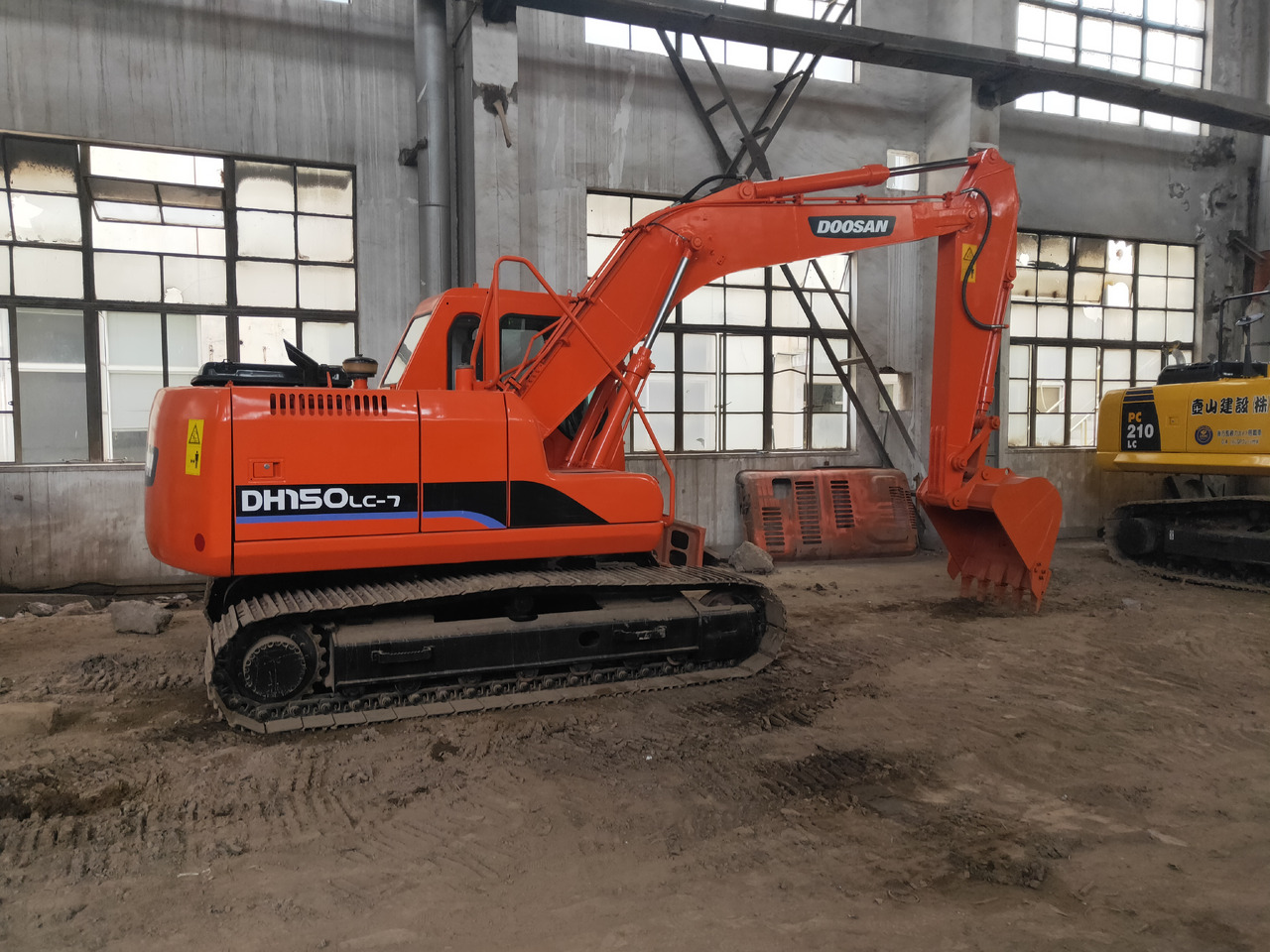 DOOSAN DH150LC-7 - Lintekskavaator: pilt 1 DOOSAN DH150LC-7 - Lintekskavaator: pilt 1