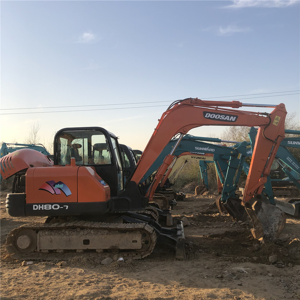 DOOSAN DH80-7 - Lintekskavaator: pilt 1 DOOSAN DH80-7 - Lintekskavaator: pilt 1