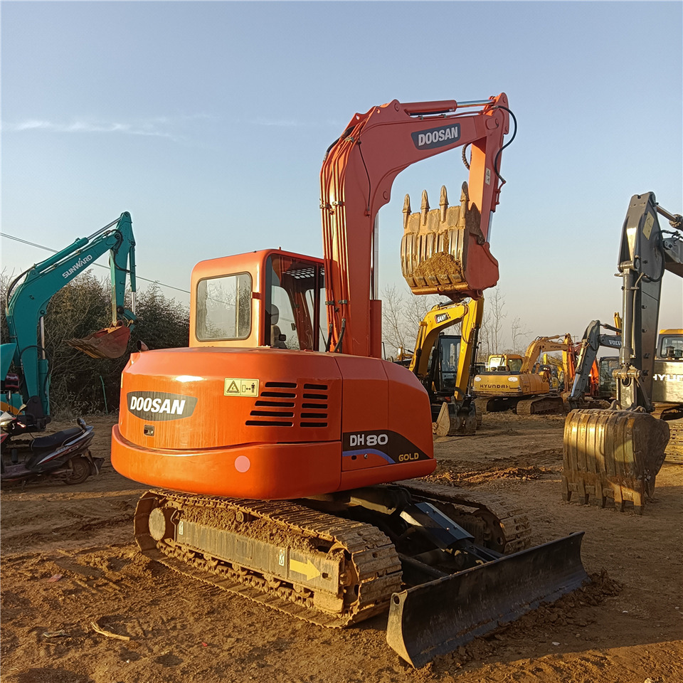 DOOSAN DH80GOLD - Lintekskavaator: pilt 2 DOOSAN DH80GOLD - Lintekskavaator: pilt 2