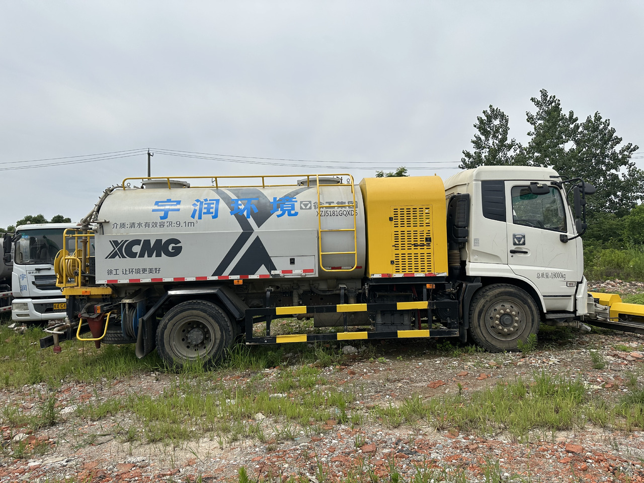 Dongfeng Large Vacuum Suction Truck - Vaakumveok: pilt 1 Dongfeng Large Vacuum Suction Truck - Vaakumveok: pilt 1