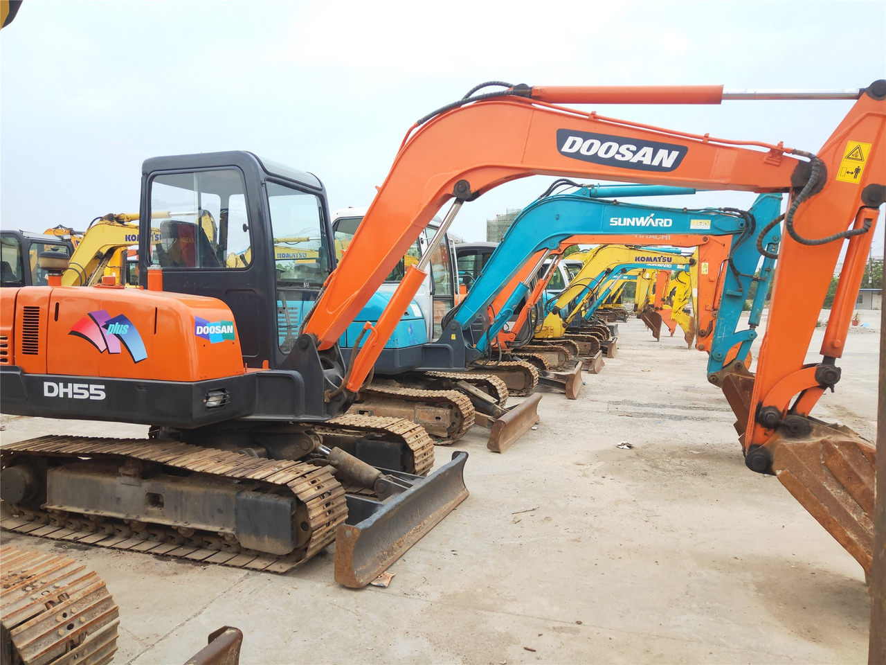 Doosan Crawler Excavator DH55 Good Condition Click for Discount - Lintekskavaator: pilt 1 Doosan Crawler Excavator DH55 Good Condition Click for Discount - Lintekskavaator: pilt 1