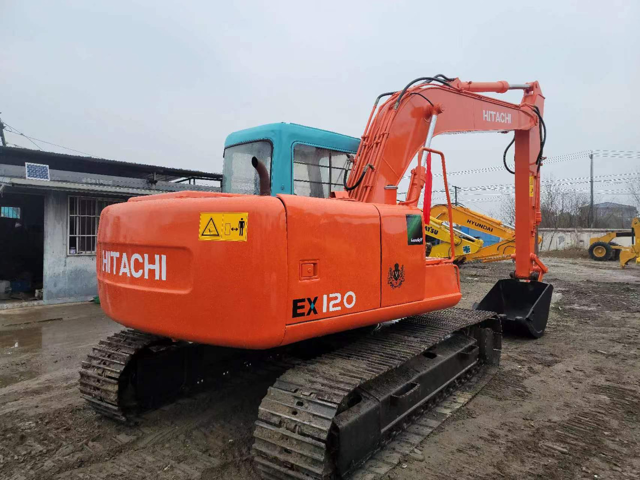 HITACHI EX120-3 - Lintekskavaator: pilt 4 HITACHI EX120-3 - Lintekskavaator: pilt 4