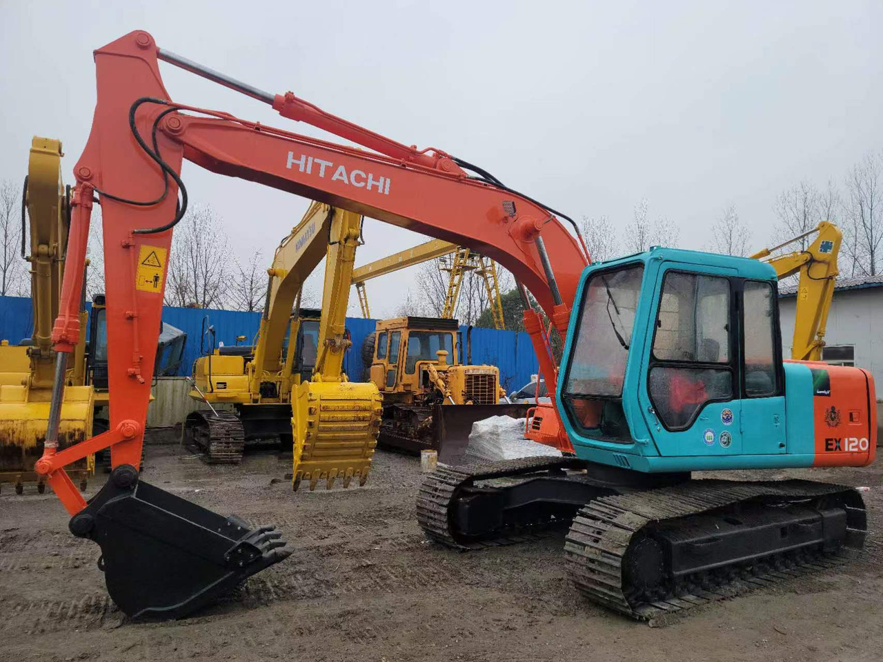 HITACHI EX120-3 - Lintekskavaator: pilt 1 HITACHI EX120-3 - Lintekskavaator: pilt 1