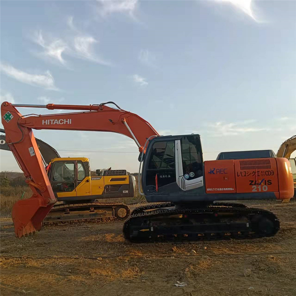 HITACHI ZX210 - Lintekskavaator: pilt 1 HITACHI ZX210 - Lintekskavaator: pilt 1