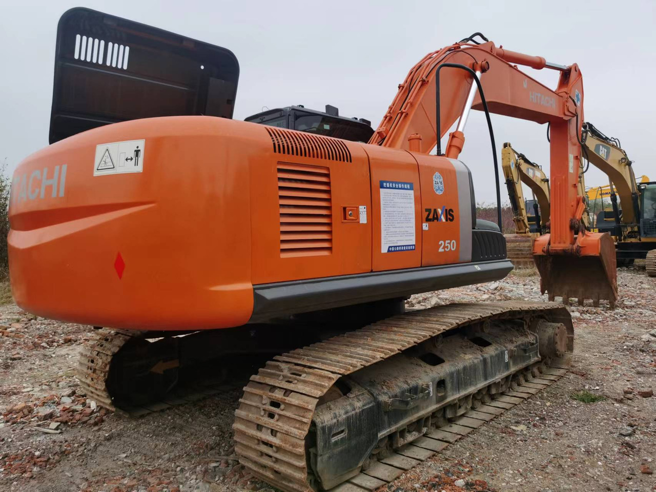 HITACHI ZX250 - Lintekskavaator: pilt 1 HITACHI ZX250 - Lintekskavaator: pilt 1