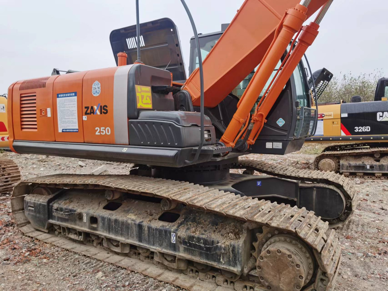 HITACHI ZX250 - Lintekskavaator: pilt 4 HITACHI ZX250 - Lintekskavaator: pilt 4