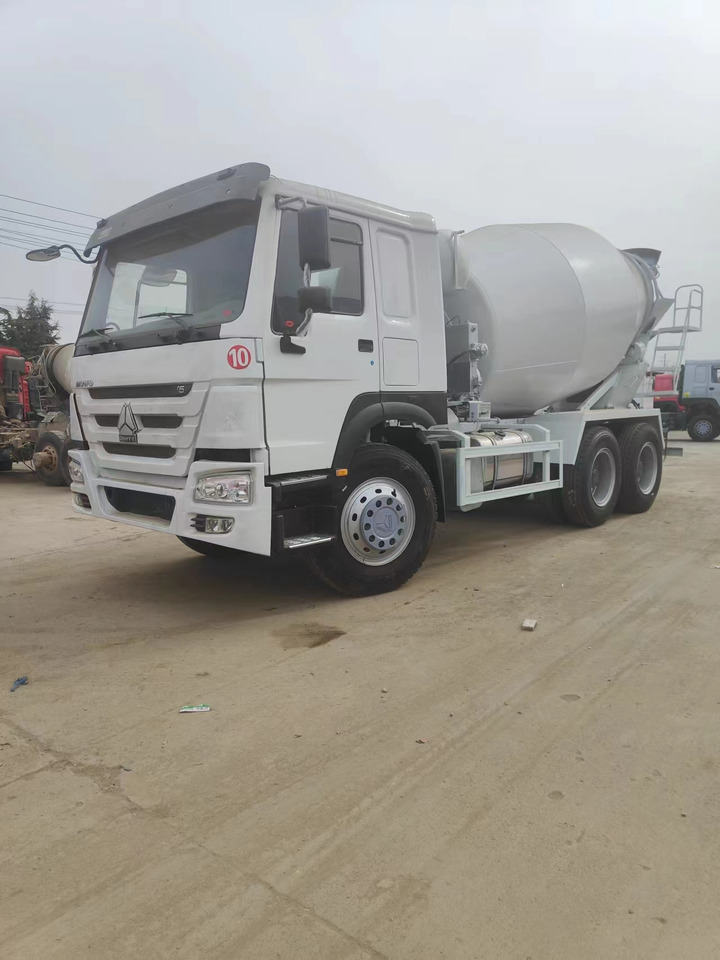 HOWO 375 Cement Mixer Truck 6*4 - Autobetoonisegisti: pilt 1 HOWO 375 Cement Mixer Truck 6*4 - Autobetoonisegisti: pilt 1