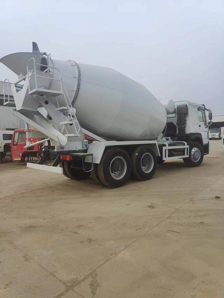 HOWO 375 Cement Mixer Truck 6*4 - Autobetoonisegisti: pilt 5 HOWO 375 Cement Mixer Truck 6*4 - Autobetoonisegisti: pilt 5