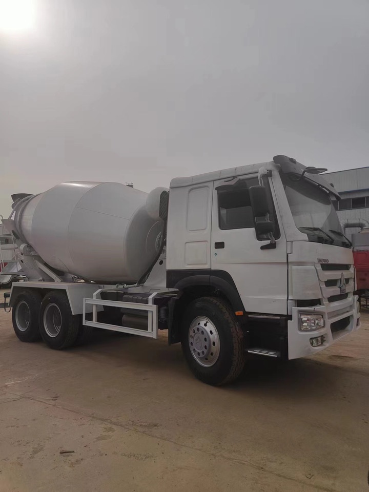 HOWO 375 Cement Mixer Truck 6*4 - Autobetoonisegisti: pilt 3 HOWO 375 Cement Mixer Truck 6*4 - Autobetoonisegisti: pilt 3