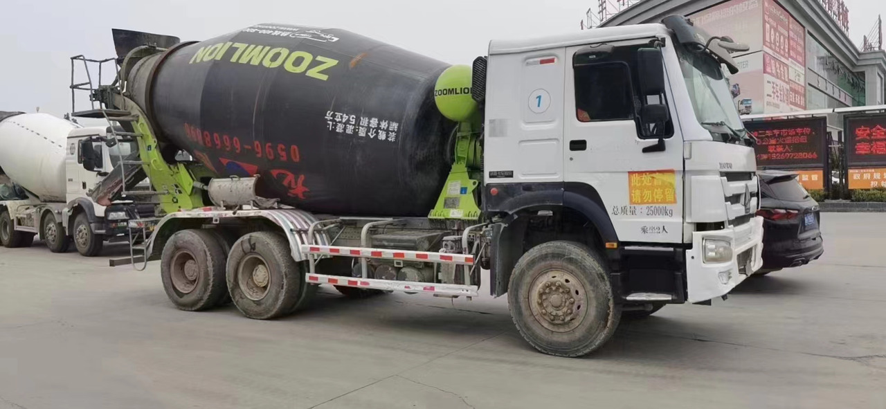 HOWO 6*4 Cement Mixer Truck - Autobetoonisegisti: pilt 2 HOWO 6*4 Cement Mixer Truck - Autobetoonisegisti: pilt 2