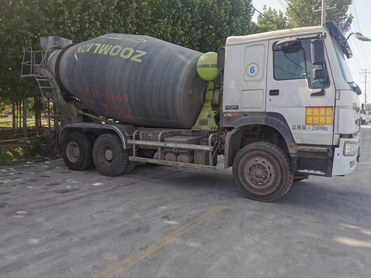 HOWO 6*4 Cement Mixer Truck - Autobetoonisegisti: pilt 4 HOWO 6*4 Cement Mixer Truck - Autobetoonisegisti: pilt 4