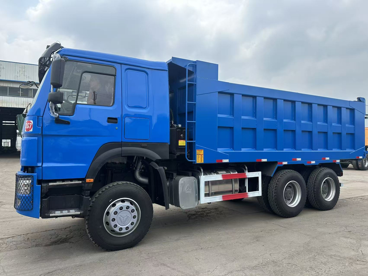 HOWO Haohan 6✖4 Dump Truck Click Here for Discount - Kasti veoauto: pilt 3 HOWO Haohan 6✖4 Dump Truck Click Here for Discount - Kasti veoauto: pilt 3