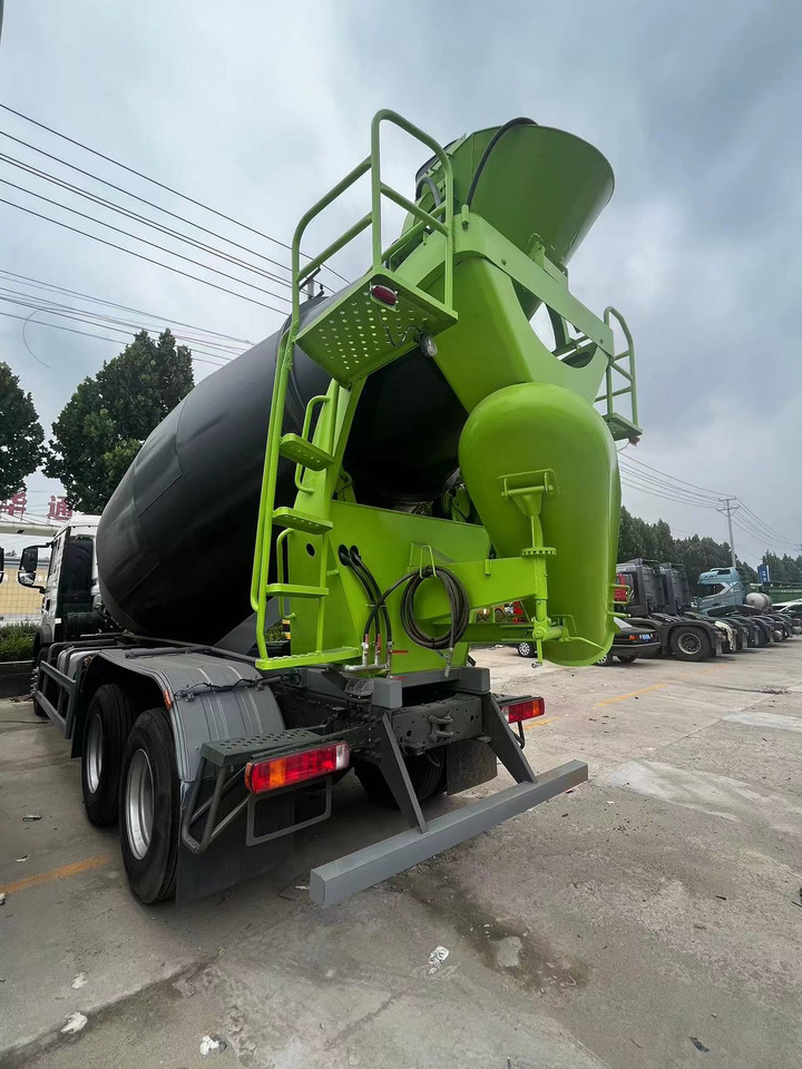 HOWO TX350 Cement Mixer Truck - Autobetoonisegisti: pilt 4 HOWO TX350 Cement Mixer Truck - Autobetoonisegisti: pilt 4