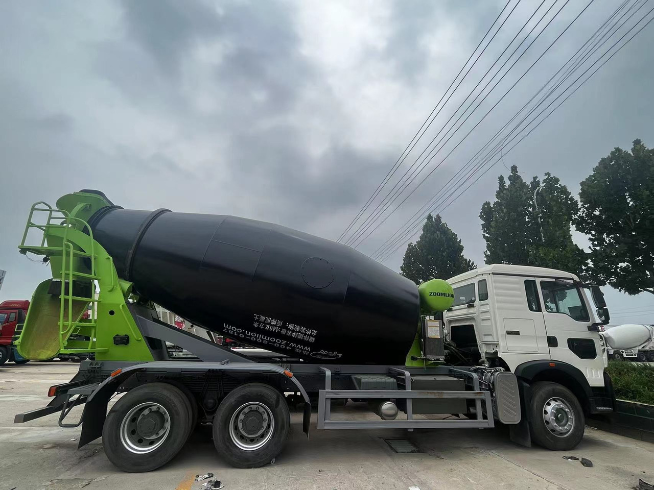 HOWO TX350 Cement Mixer Truck - Autobetoonisegisti: pilt 1 HOWO TX350 Cement Mixer Truck - Autobetoonisegisti: pilt 1