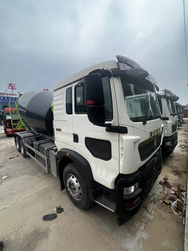 HOWO TX350 Cement Mixer Truck - Autobetoonisegisti: pilt 2 HOWO TX350 Cement Mixer Truck - Autobetoonisegisti: pilt 2