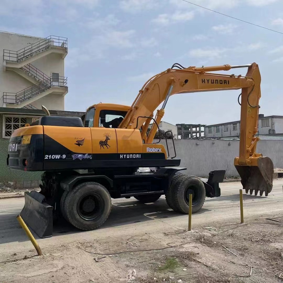 HYUNDAI R210W-9 - Rataslaadur: pilt 1 HYUNDAI R210W-9 - Rataslaadur: pilt 1