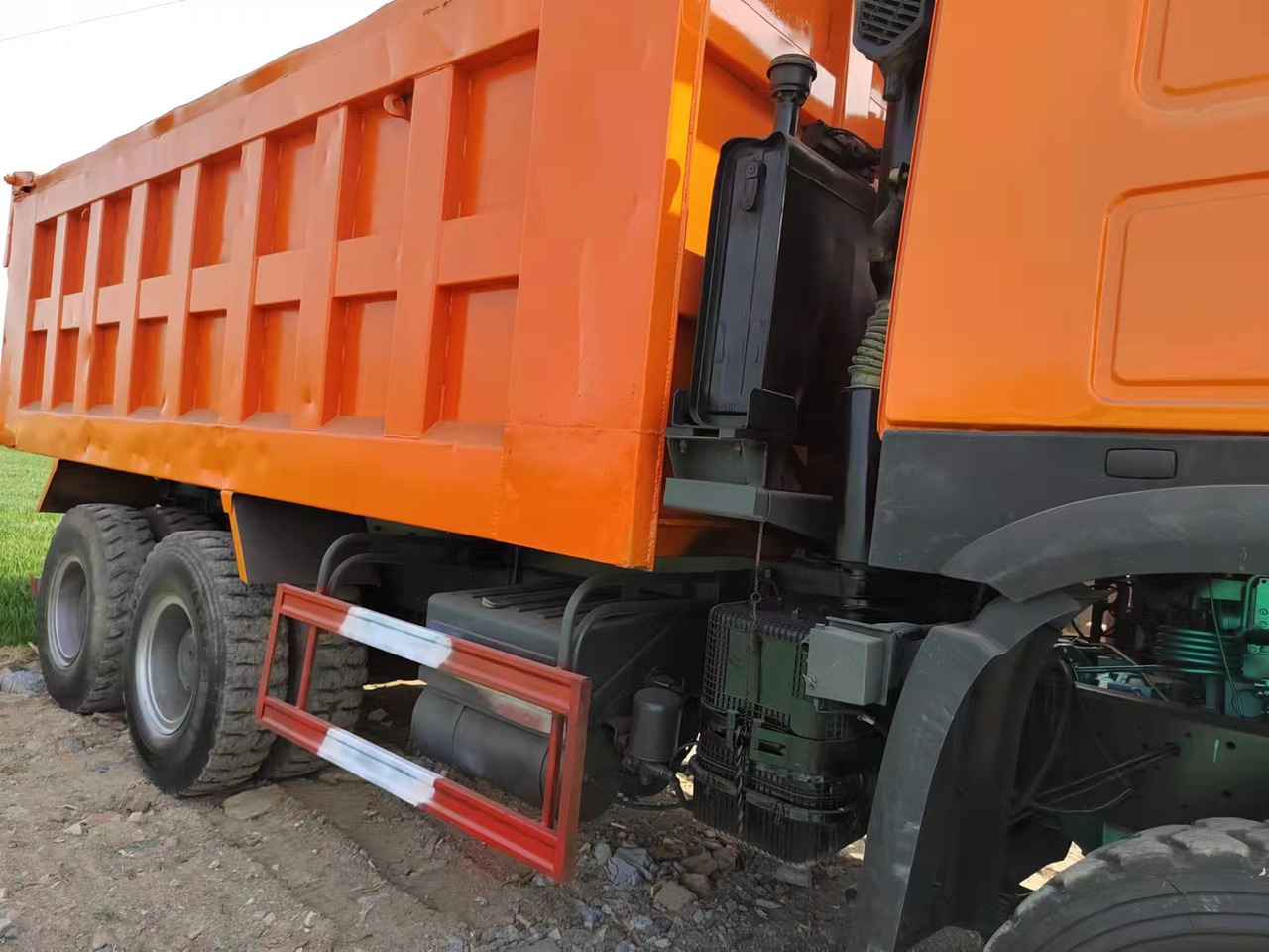 SINOTRUK HOWO 371 6X4 CLICK HERE FOR DISCOUNT - Kallurauto: pilt 5 SINOTRUK HOWO 371 6X4 CLICK HERE FOR DISCOUNT - Kallurauto: pilt 5