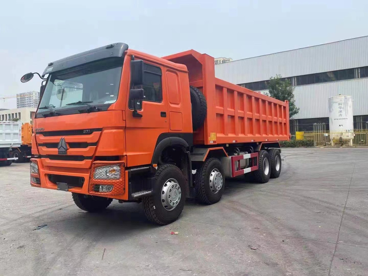 SINOTRUK HOWO 371 8X4 - Kallurauto: pilt 5 SINOTRUK HOWO 371 8X4 - Kallurauto: pilt 5