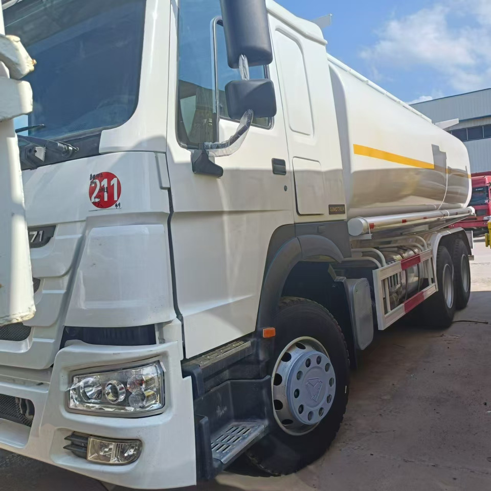SINOTRUK HOWO 371 - Tsisternauto: pilt 1 SINOTRUK HOWO 371 - Tsisternauto: pilt 1