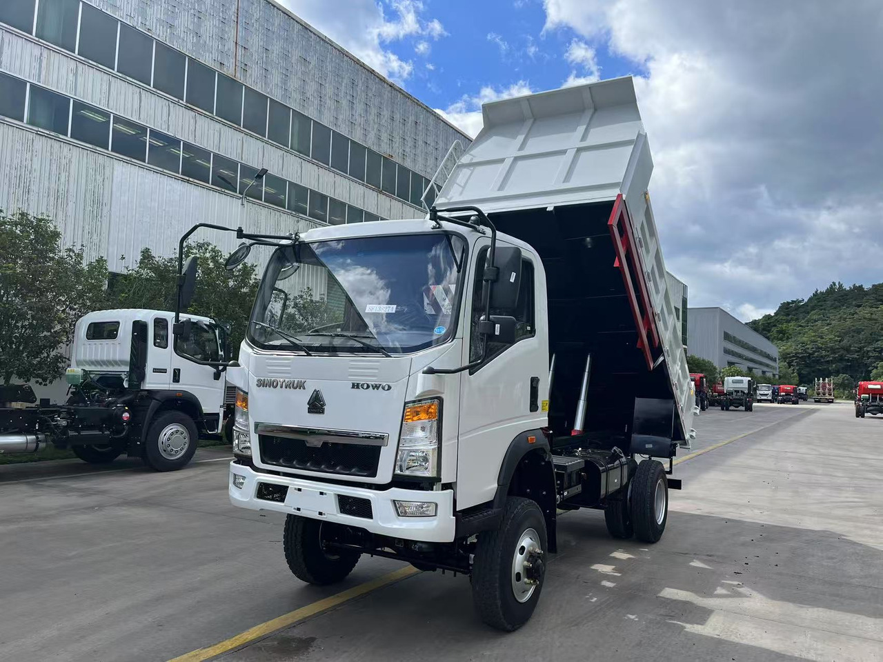 SINOTRUK HOWO 4x2 Dump Truck Click Here for Discount - Kallurauto: pilt 3 SINOTRUK HOWO 4x2 Dump Truck Click Here for Discount - Kallurauto: pilt 3