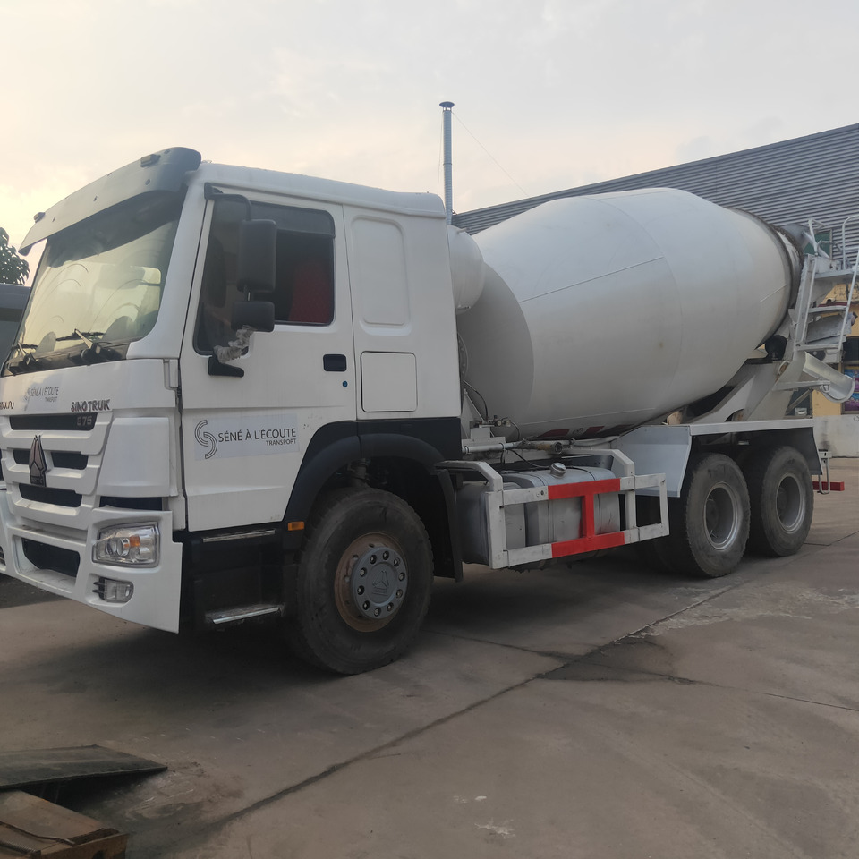 SINOTRUK HOWO - Segumasin: pilt 2 SINOTRUK HOWO - Segumasin: pilt 2