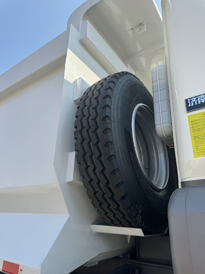 SINOTRUK HOWO NX400 6X4 - Kallurauto: pilt 3 SINOTRUK HOWO NX400 6X4 - Kallurauto: pilt 3