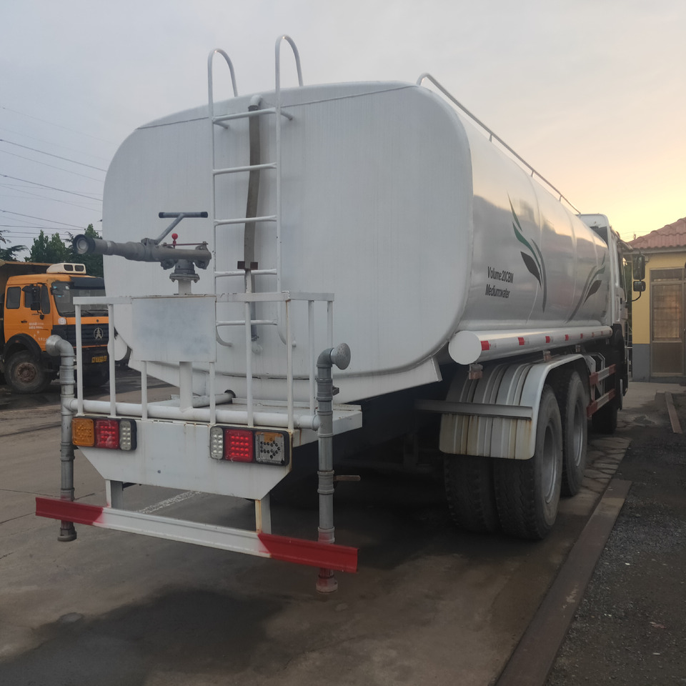SINOTRUK HOWO WATER TANK CLICK HERE FOR DISCOUNT - Tsisternauto: pilt 5 SINOTRUK HOWO WATER TANK CLICK HERE FOR DISCOUNT - Tsisternauto: pilt 5