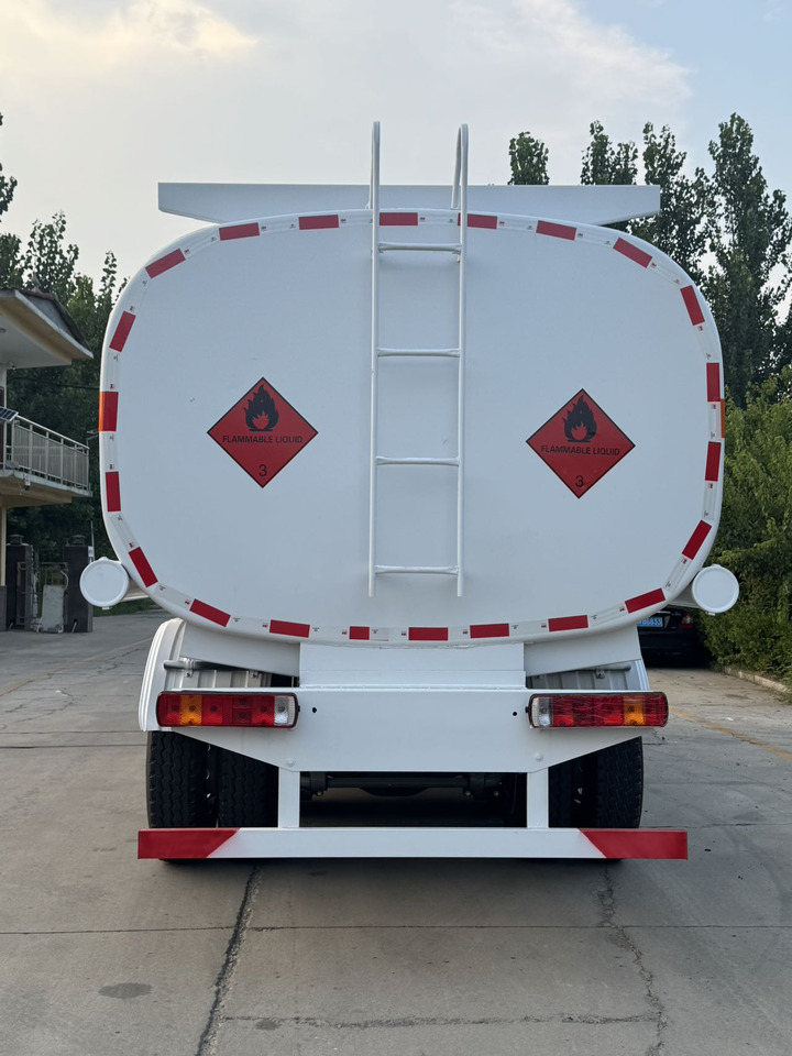 SINOTRUK Howo Fuel Tanker Click Here For DISCOUNT - Tsisternauto: pilt 4 SINOTRUK Howo Fuel Tanker Click Here For DISCOUNT - Tsisternauto: pilt 4