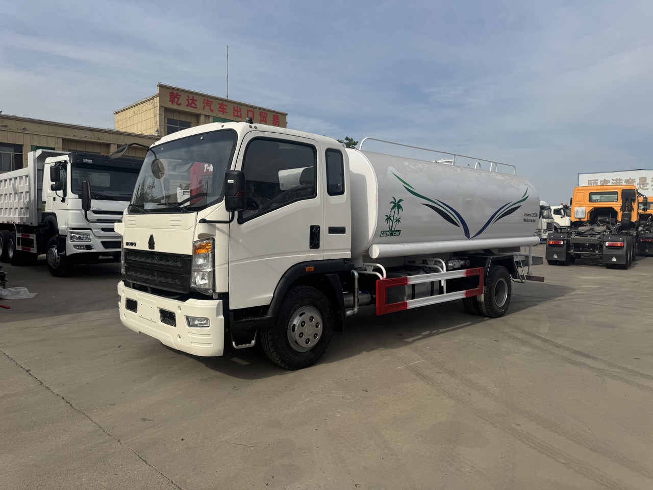 SINOTRUK Howo Water Tanker Click Here For DISCOUNT - Tsisternauto: pilt 2 SINOTRUK Howo Water Tanker Click Here For DISCOUNT - Tsisternauto: pilt 2