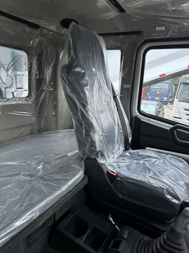 SINOTRUK NX400 8X4 - Kallurauto: pilt 5 SINOTRUK NX400 8X4 - Kallurauto: pilt 5