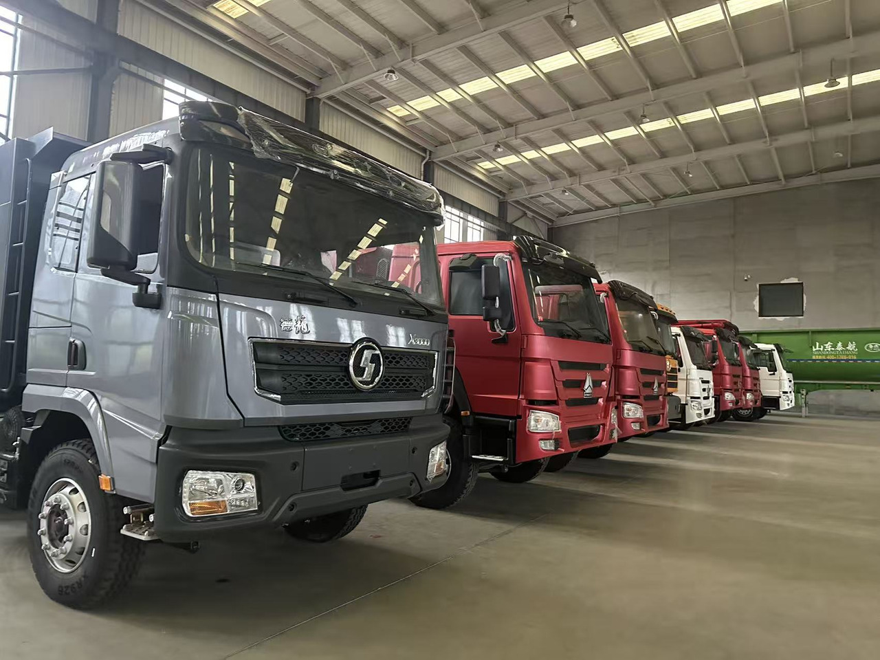 SHACMAN X3000 Dump Truck 6✖4 - Sadulveok: pilt 5 SHACMAN X3000 Dump Truck 6✖4 - Sadulveok: pilt 5