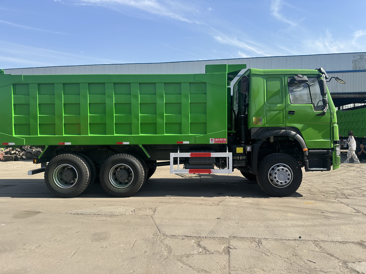 Sinotruck 6x4 HOWO Dump Truck Clcik for Discount - Kallurauto: pilt 2 Sinotruck 6x4 HOWO Dump Truck Clcik for Discount - Kallurauto: pilt 2
