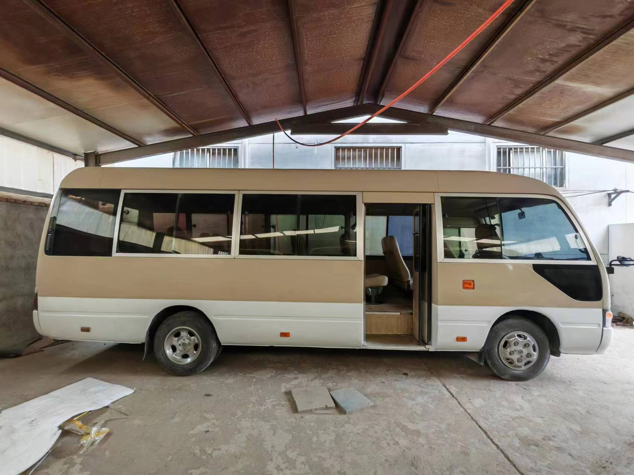 TOYOTA CLICK HERE FOR DISCOUNT - Linnaliini buss: pilt 4 TOYOTA CLICK HERE FOR DISCOUNT - Linnaliini buss: pilt 4