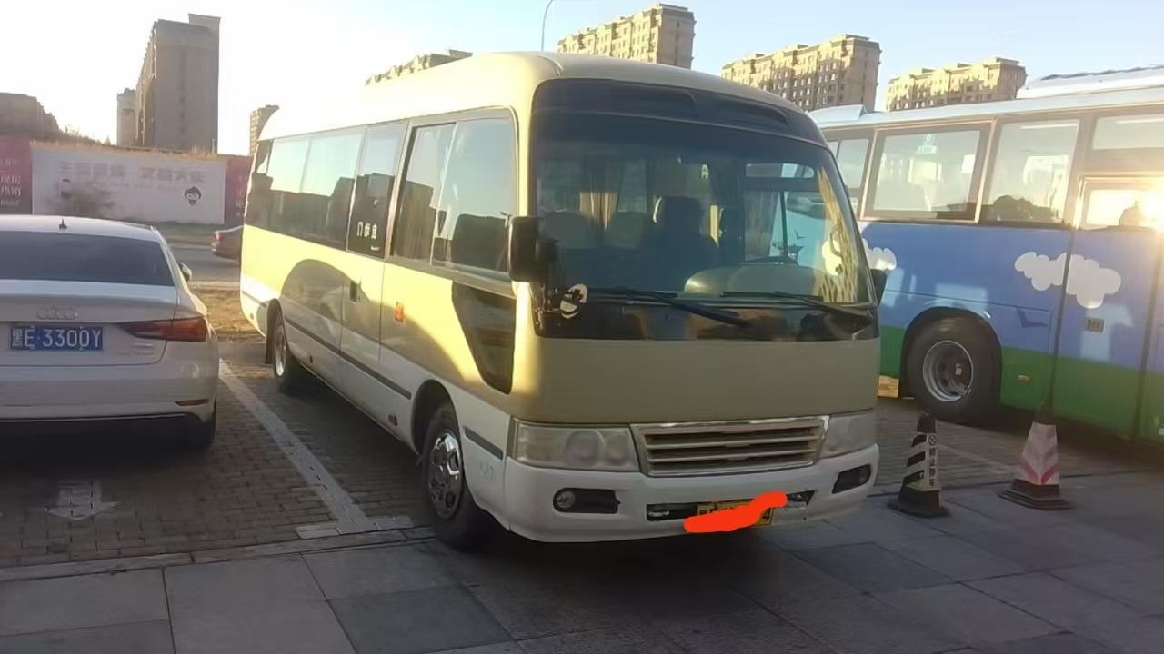 TOYOTA Coaster Bus Click Here for Discount - Kaugsõidu buss: pilt 2 TOYOTA Coaster Bus Click Here for Discount - Kaugsõidu buss: pilt 2