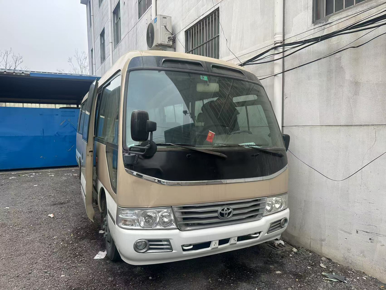 TOYOTA Coaster - Linnaliini buss: pilt 3 TOYOTA Coaster - Linnaliini buss: pilt 3