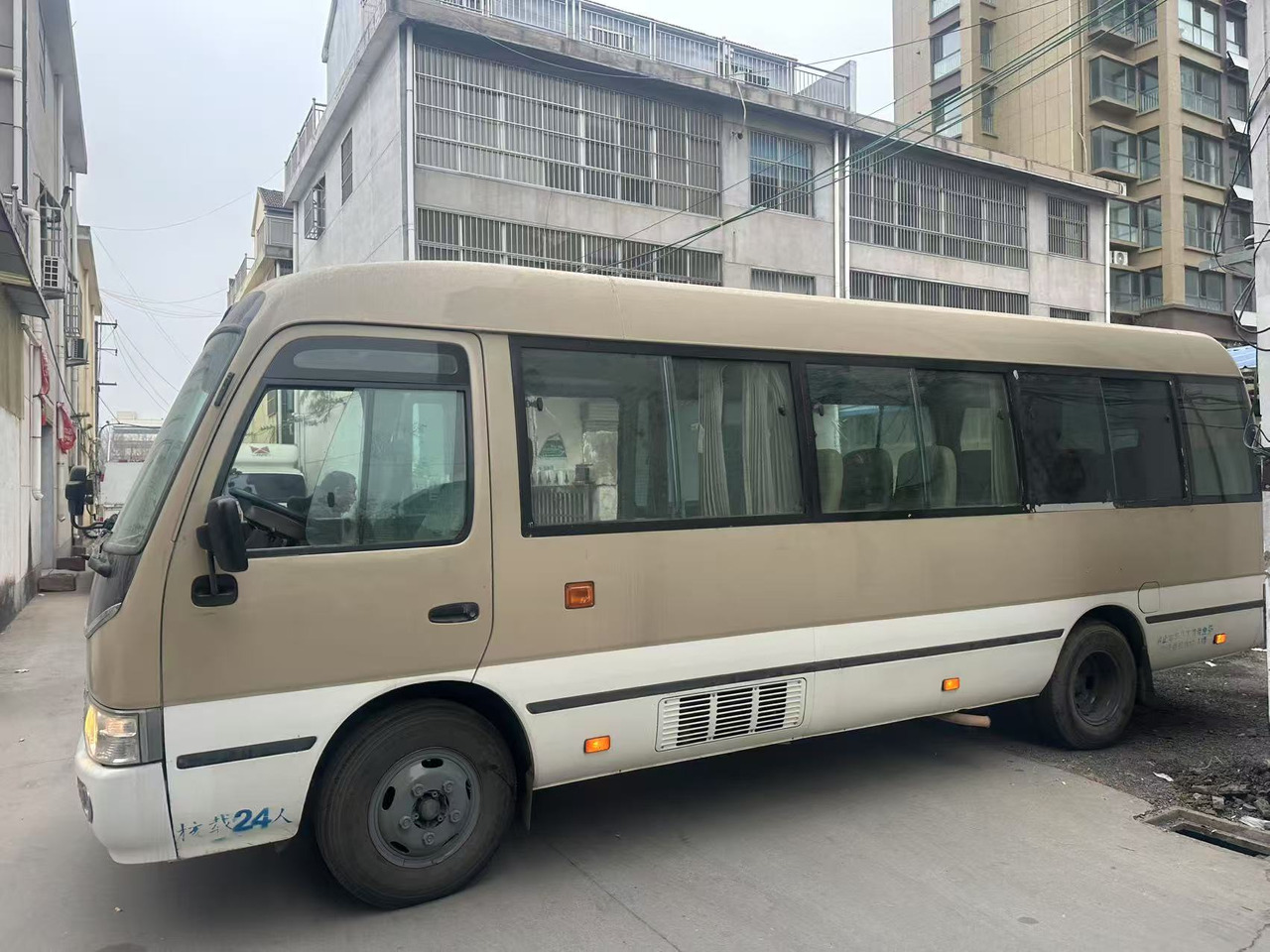 TOYOTA Coaster - Linnaliini buss: pilt 4 TOYOTA Coaster - Linnaliini buss: pilt 4