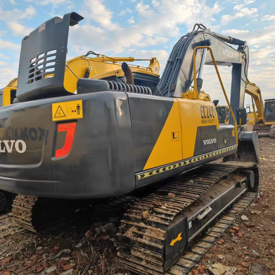 VOLVO Excavator EC240 Click for Discount - Ekskavaator: pilt 2 VOLVO Excavator EC240 Click for Discount - Ekskavaator: pilt 2