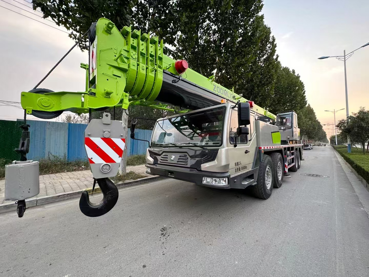 ZOOMLION Crane 80T Click Here for Discount - Maastikukraana: pilt 5 ZOOMLION Crane 80T Click Here for Discount - Maastikukraana: pilt 5