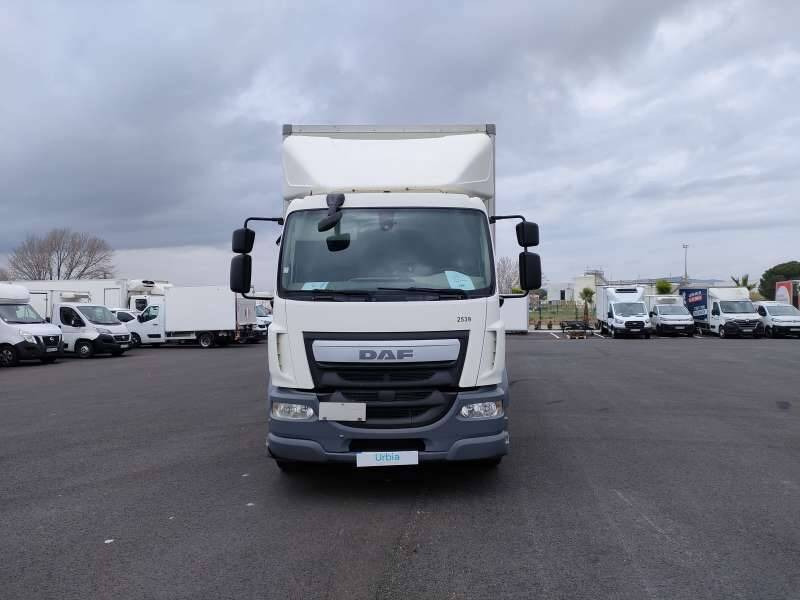 Camion Porteur 19 TONNES 280 CV HAYON PORTE RELEVANTE - Kasti veoauto: pilt 2 Camion Porteur 19 TONNES 280 CV HAYON PORTE RELEVANTE - Kasti veoauto: pilt 2