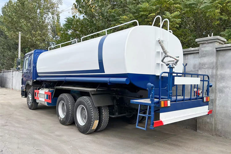 Howo Water Sprinkler Truck for Sale in Mali - Tsisternauto: pilt 2 Howo Water Sprinkler Truck for Sale in Mali - Tsisternauto: pilt 2