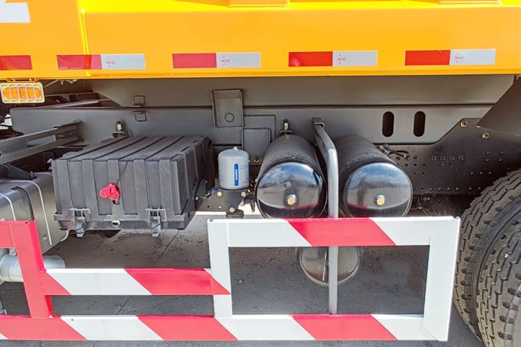 SHACMAN F2000 Shacman Truck for sale in Tanzania - Kallurauto: pilt 3 SHACMAN F2000 Shacman Truck for sale in Tanzania - Kallurauto: pilt 3