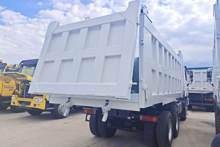 SHACMAN Shacman Trucks for Sale in Ghana - Kallurauto: pilt 4 SHACMAN Shacman Trucks for Sale in Ghana - Kallurauto: pilt 4